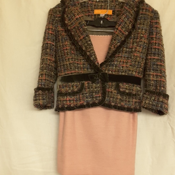 Ellie Tahari pencil wool skirt, great fit. - Picture 2 of 4